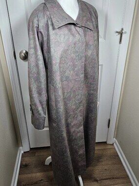 VTG London Fog Duster Rain Coat Willow Teflon USA Floral Women's Size 10 Petite